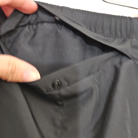Nike Women's Black Athletic Shorts - Picture 3 of 8